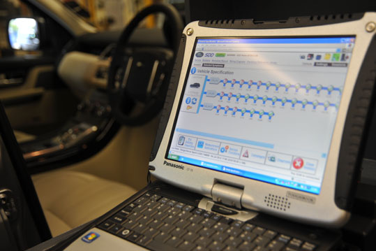 Latest Land Rover Diagnostic System SDD2 in Car Diagnostic in progress